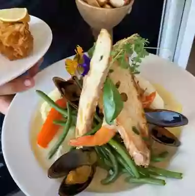 Le restaurant - A L'ombre Du Pin - restaurant SOLLIES-PONT